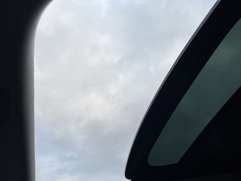 Used 2018 Volvo XC90 T8 Momentum w/ Convenience Package image 11