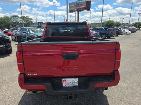 Used 2025 Toyota Tacoma SR5 AWD/4WD image 5