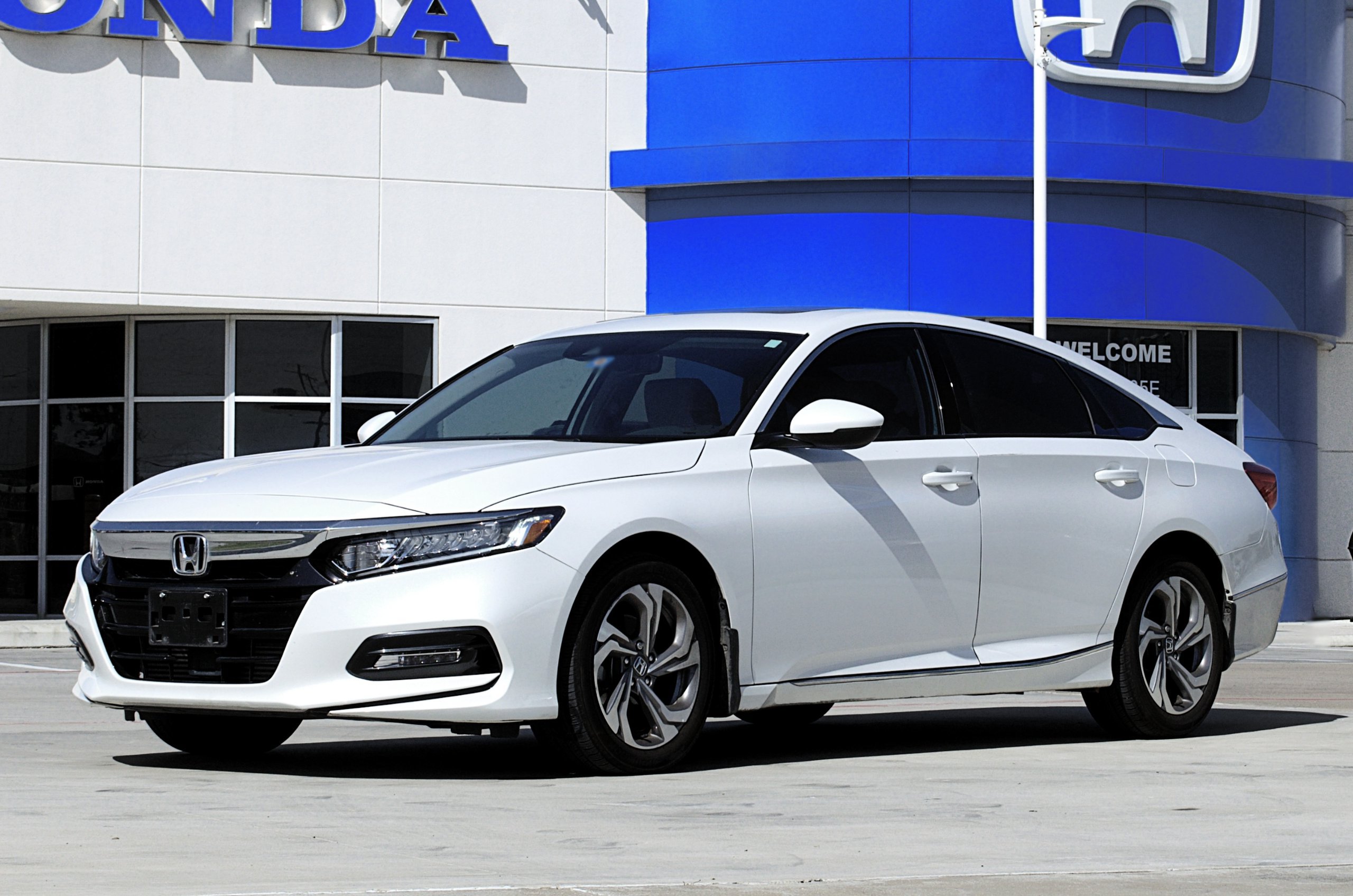 Used 2018 Honda Accord EX-L image 1