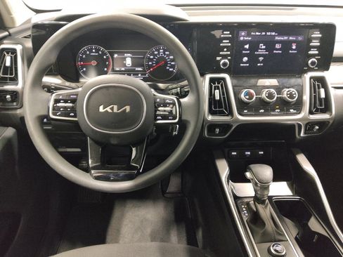 Used 2023 Kia Sorento LX image 22