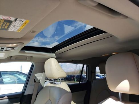 Used 2022 Toyota Highlander XLE image 29