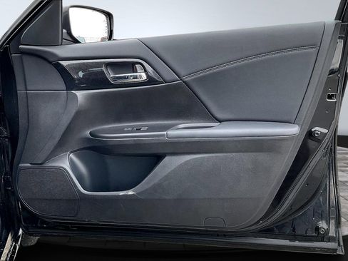 Used 2014 Honda Accord Sport image 17