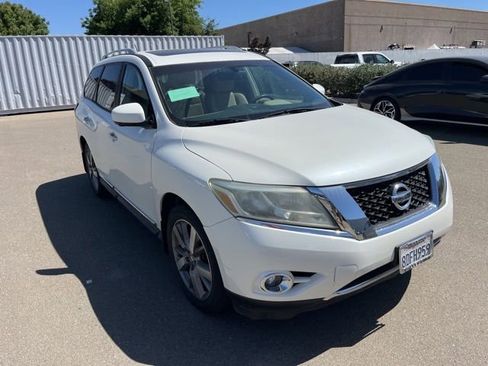 Used 2016 Nissan Pathfinder Platinum AWD/4WD image 3