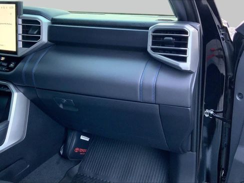 Used 2025 Toyota Tundra Platinum AWD/4WD image 18