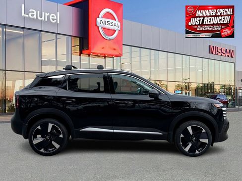 New 2025 Nissan Kicks SR w/ Illumination Package AWD/4WD image 3
