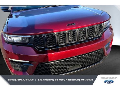 Used 2025 Jeep Grand Cherokee Limited w/ Black Appearance Package AWD/4WD image 5