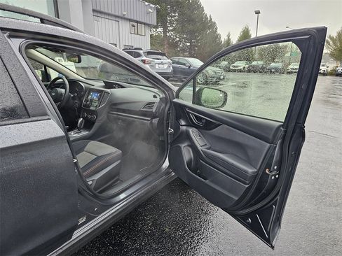 Used 2023 Subaru Crosstrek 2.0i Premium w/ Popular Package #3 image 10