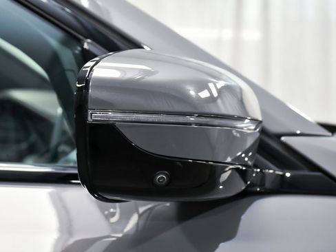 Used 2022 BMW 750i xDrive w/ Executive Package image 93