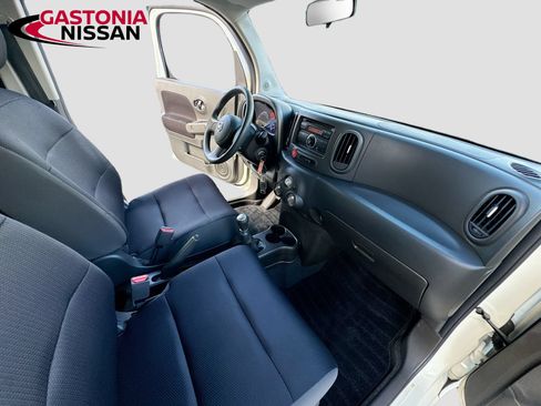 Used 2010 Nissan Cube 1.8 w/ Interior Designer Pkg FWD image 33