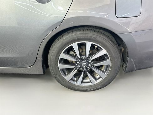 Used 2016 Nissan Altima 2.5 SL w/ 2.5 Technology w/LED Package FWD image 11
