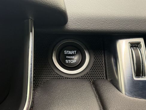 Used 2020 Land Rover Range Rover Sport SE AWD/4WD image 17