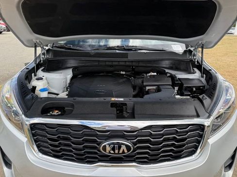 Used 2019 Kia Sorento S image 31