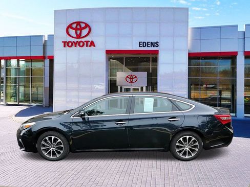 Used 2017 Toyota Avalon XLE Premium image 6