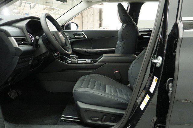 New 2026 Mitsubishi Outlander SE FWD image 6