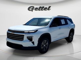 Used 2025 Chevrolet Traverse LT video 1