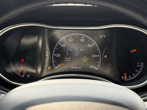 Used 2019 Jeep Grand Cherokee Limited AWD/4WD image 21