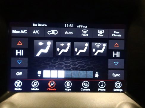 Used 2018 Dodge Durango SXT w/ 3rd Row Seating Group image 32