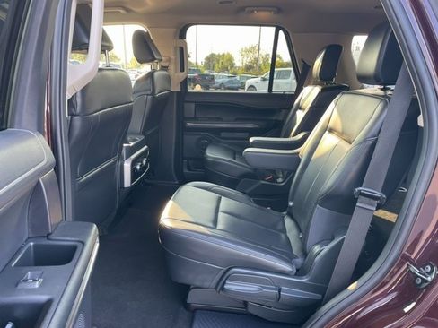 Certified 2024 Ford Expedition XLT image 17