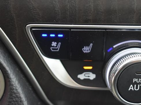 Used 2018 Honda Accord Touring image 33