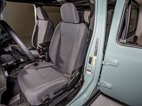 Used 2024 Jeep Wrangler Willys image 30