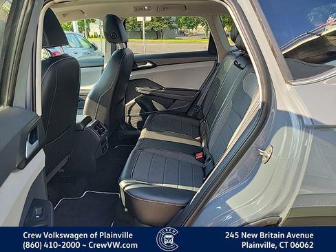 Certified 2023 Volkswagen Taos SE w/ Panoramic Sunroof Package AWD/4WD image 15