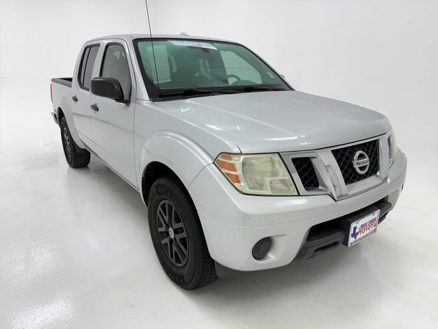 Used 2018 Nissan Frontier SV RWD image 2