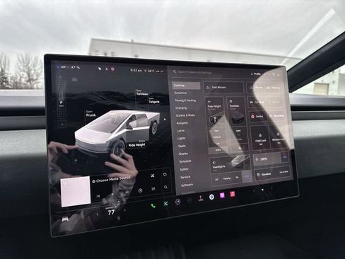 Used 2025 Tesla Cybertruck AWD Crew Cab image 14