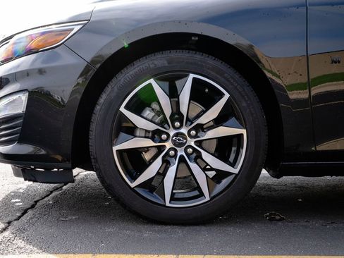 Used 2025 Chevrolet Malibu RS FWD image 10