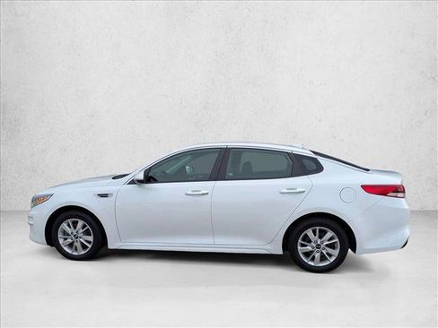 Used 2018 Kia Optima LX image 9