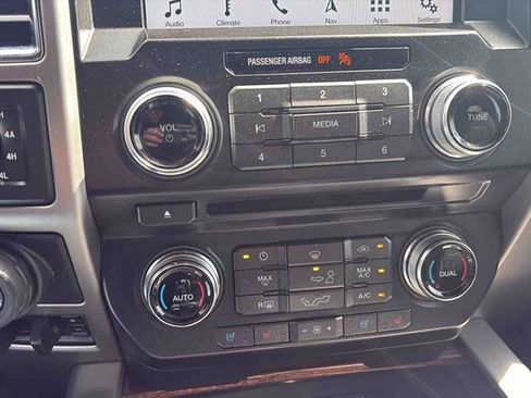 Used 2016 Ford F150 Platinum w/ Equipment Group 701A Luxury image 34