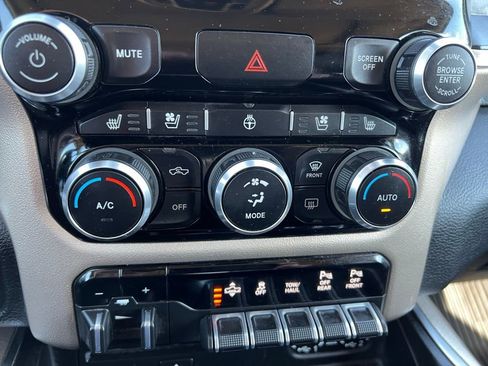 Used 2019 RAM 1500 Laramie AWD/4WD image 50