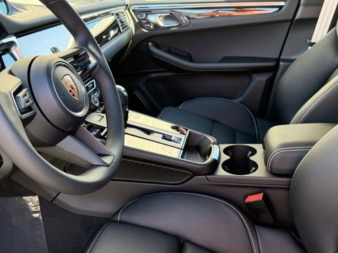 New 2026 Porsche Macan S image 4