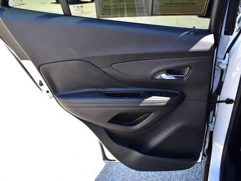 Used 2019 Buick Encore Essence FWD image 18
