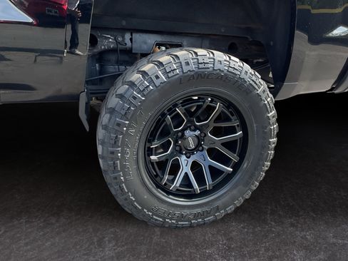 Used 2018 Chevrolet Silverado 1500 LT w/ Texas Edition AWD/4WD image 9
