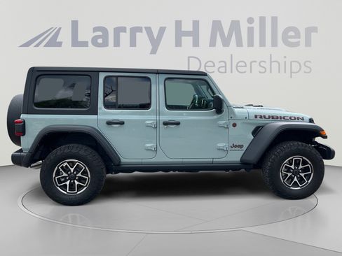 Used 2024 Jeep Wrangler Unlimited Rubicon w/ Safety Group AWD/4WD image 6