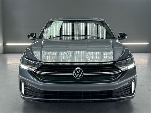 Used 2024 Volkswagen Jetta Sport FWD image 2
