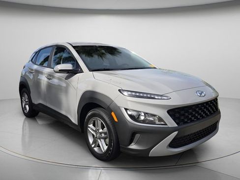 Used 2023 Hyundai Kona SE FWD image 4