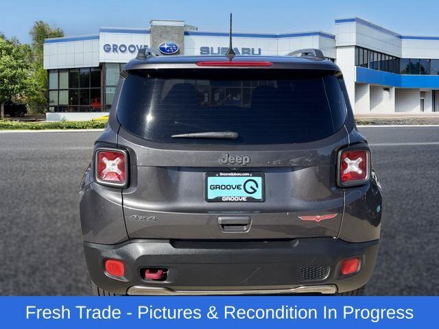 Used 2018 Jeep Renegade Trailhawk AWD/4WD image 5