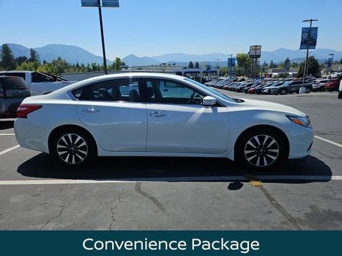 Certified 2017 Nissan Altima 2.5 SV w/ Convenience Package FWD image 3