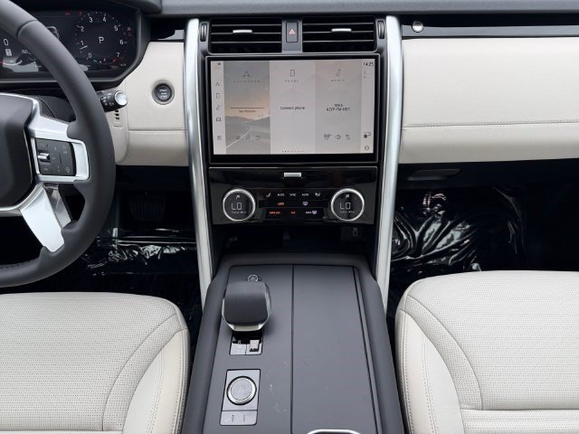 New 2026 Land Rover Discovery S AWD/4WD image 15