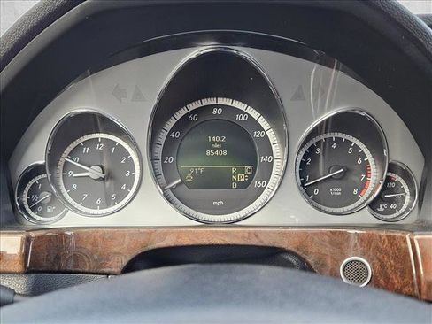Used 2010 Mercedes-Benz E 350 4MATIC Sedan image 11