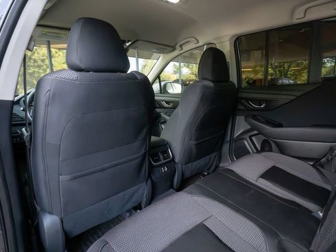 Used 2025 Subaru Outback Premium AWD/4WD image 17