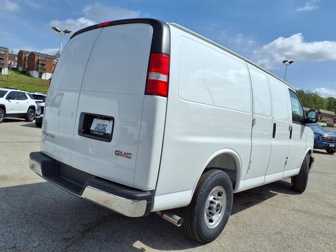 New 2026 GMC Savana 3500 w/ Driver Convenience Package image 20