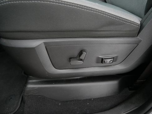 Certified 2021 RAM 3500 Big Horn w/ Level 1 Equipment Group image 25