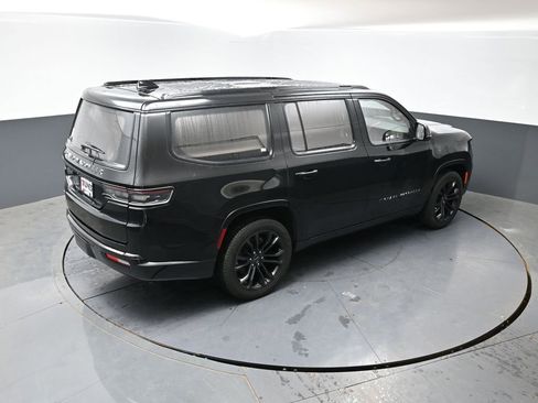 Used 2023 Jeep Grand Wagoneer Series II AWD/4WD image 12