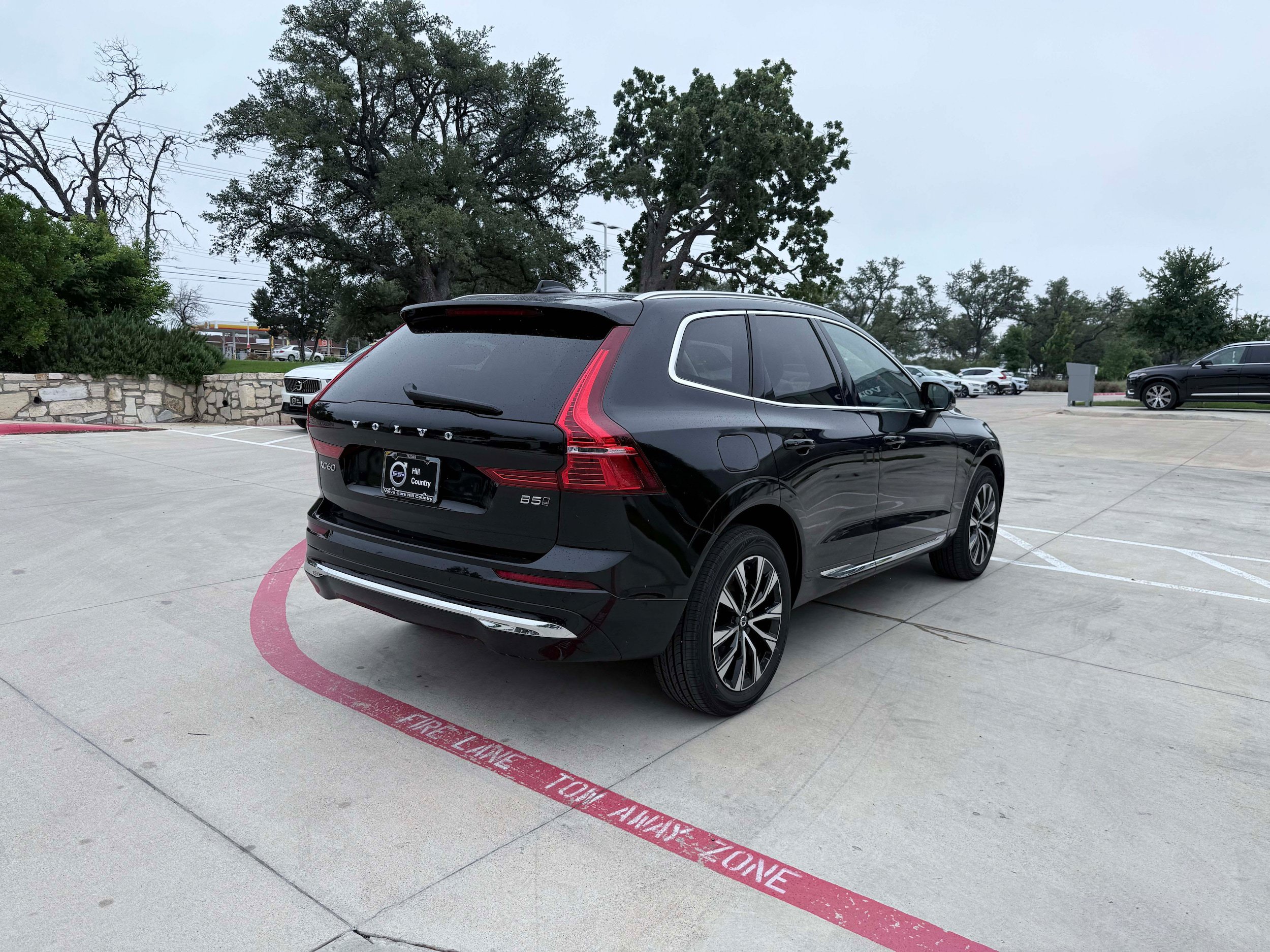 Certified 2023 Volvo XC60 B5 Plus AWD/4WD image 6