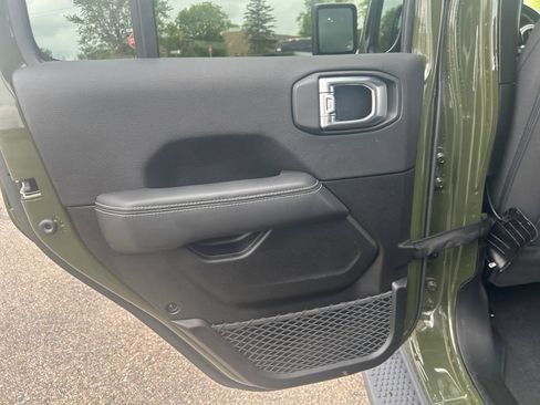 Used 2023 Jeep Wrangler Unlimited Sahara w/ Cold Weather Group AWD/4WD image 22