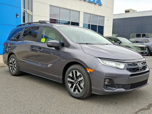 New 2026 Honda Odyssey EX-L image 2