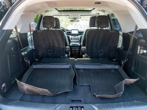 Used 2023 Ford Explorer XLT w/ Equipment Group 202A AWD/4WD image 10