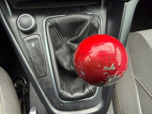 Used 2017 Ford Focus ST image 52